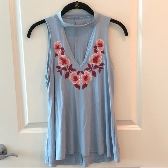 Francesca’s Ayla Embroidered Top - Picture 2 of 12